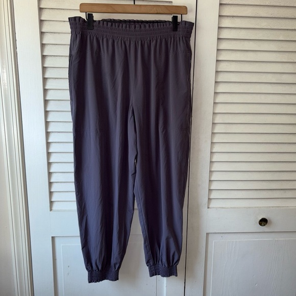 Athleta Dusk Violet Savannah Jogger size 14 Petite - Picture 2 of 6